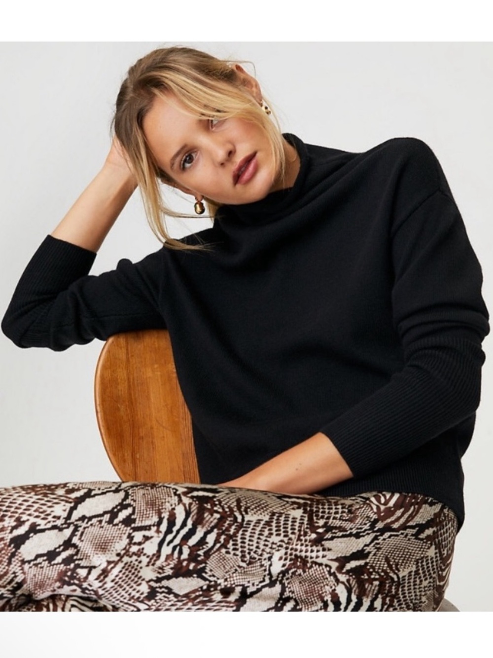 Aritzia Wilfred 100% Merino Wool Rollneck Turtleneck Sweater Black Size XS